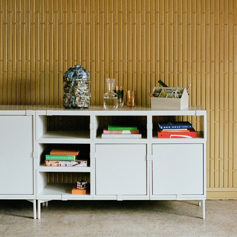Muuto - Stacked Regalmodul mit Tür
