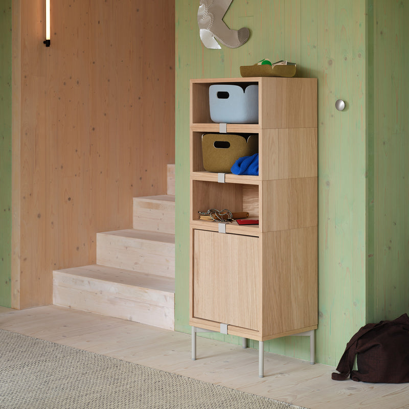 Muuto - Stacked Regalmodul mit Tür