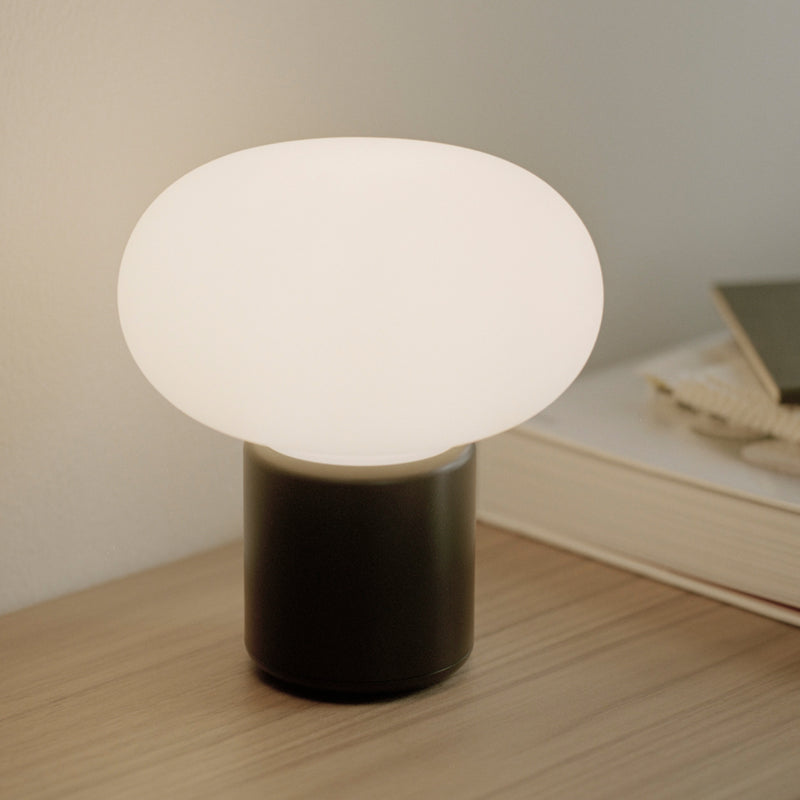 New Works - Karl-Johan Portable LED Tischleuchte