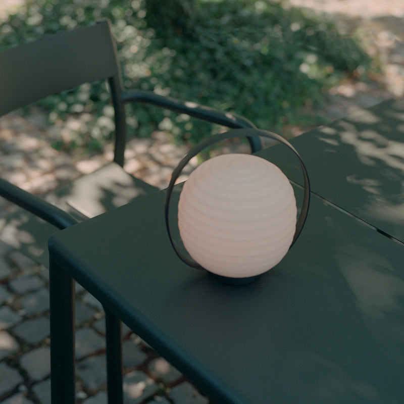 New Works - Lantern Portable Tischleuchte mit Akku