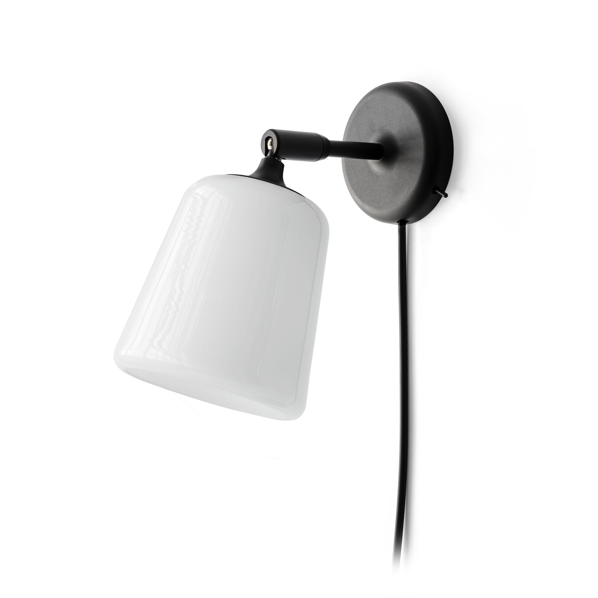 New Works - Material Wandleuchte | opal glass