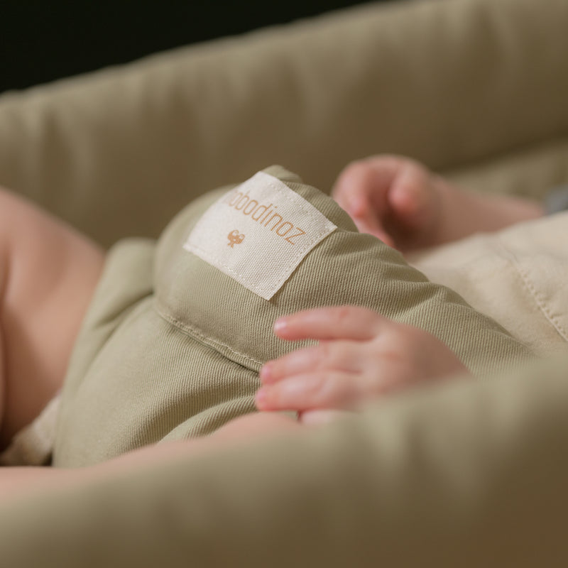 Nobodinoz - Growing Green Babywippe mit Polster