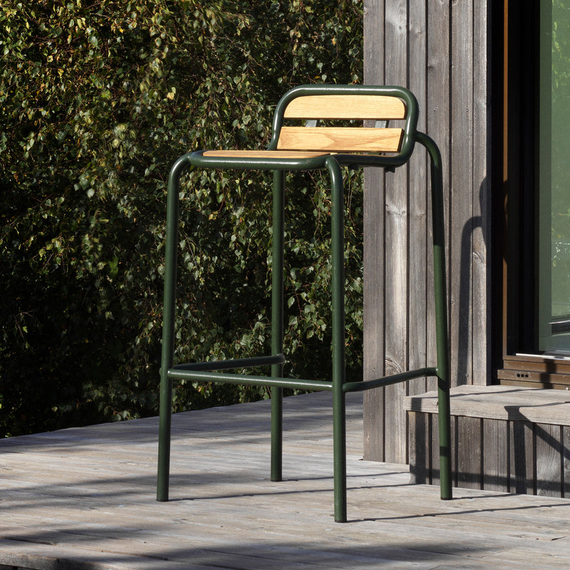 Normann Copenhagen - Vig Outdoor Barstuhl | Robinie natur / H 75 cm / dunkelgrün