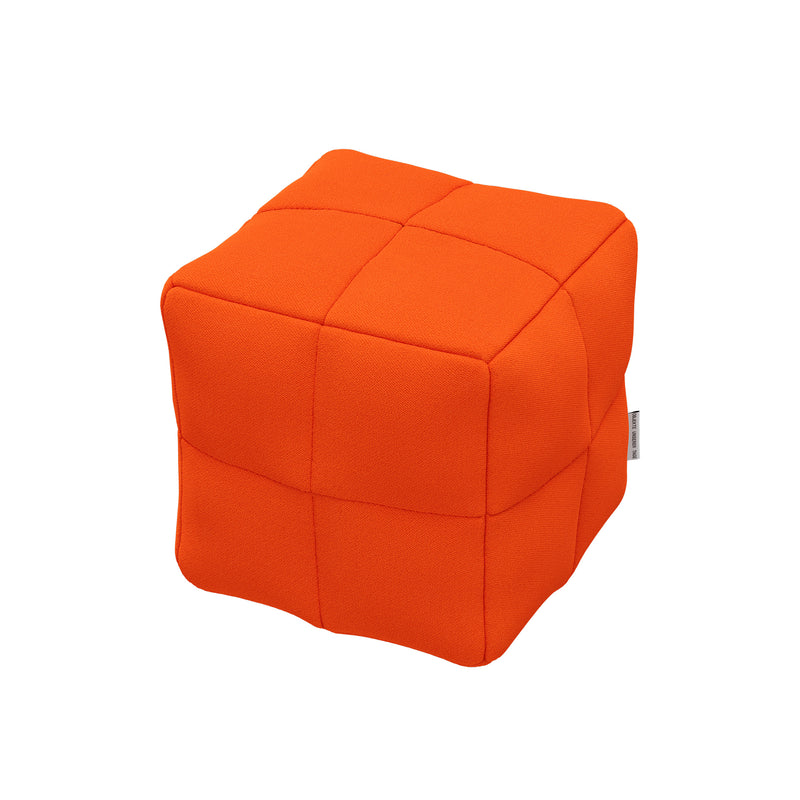 OUT Objekte unserer Tage - Henn Cube Kissen | Kvadrat Vidar 4 reinorange (0542)