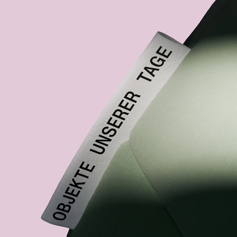 OUT Objekte unserer Tage - Henn Sofa 01