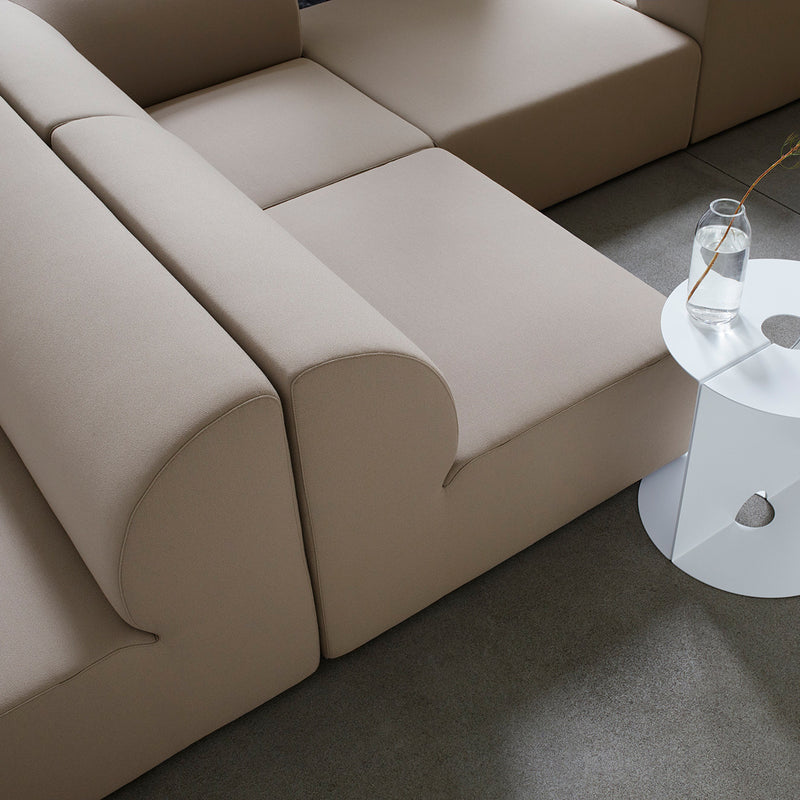 OUT Objekte unserer Tage - Weber 01 2.5-Sitzer Sofa