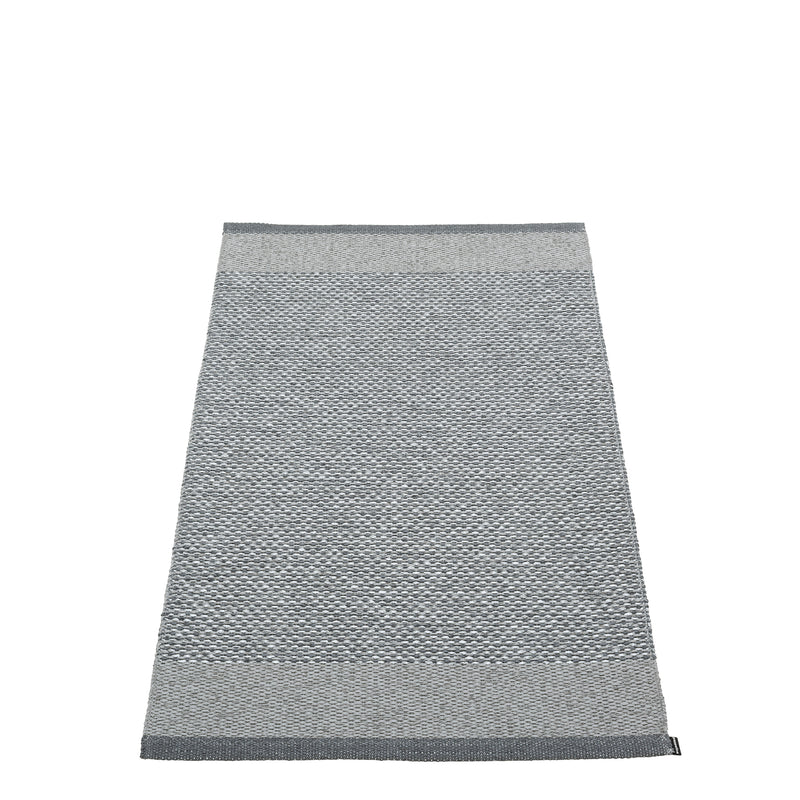 Pappelina - Edit Teppich | 70 x 120 cm / granit / grey/metallic