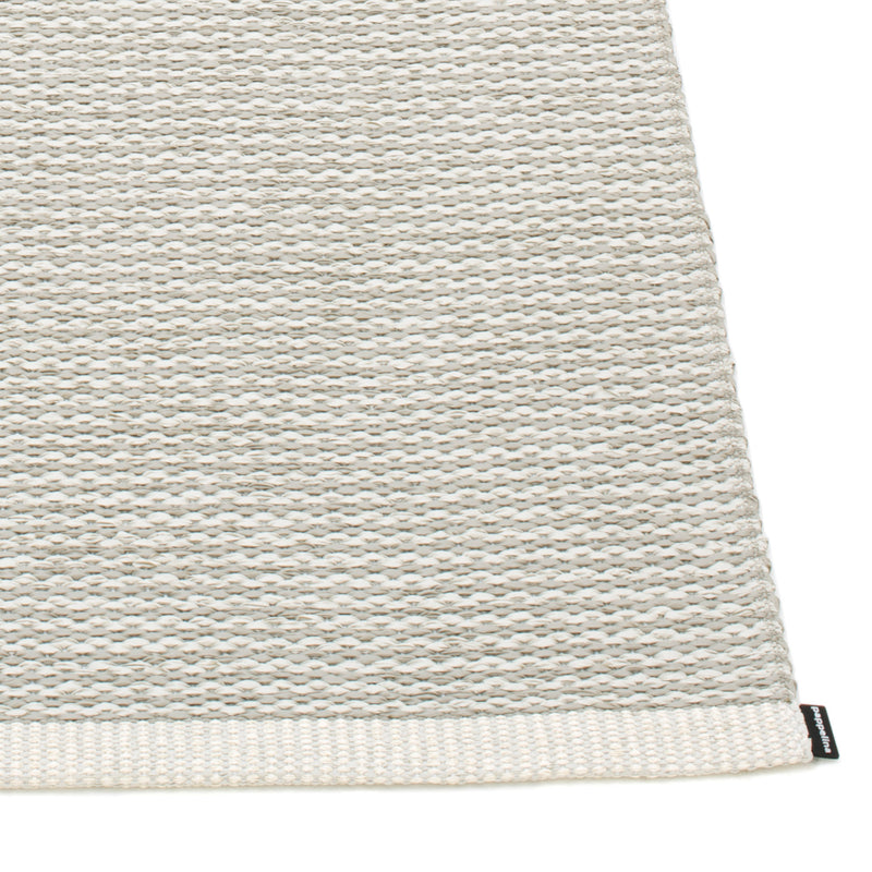 Pappelina - Mono Teppich (140 cm)