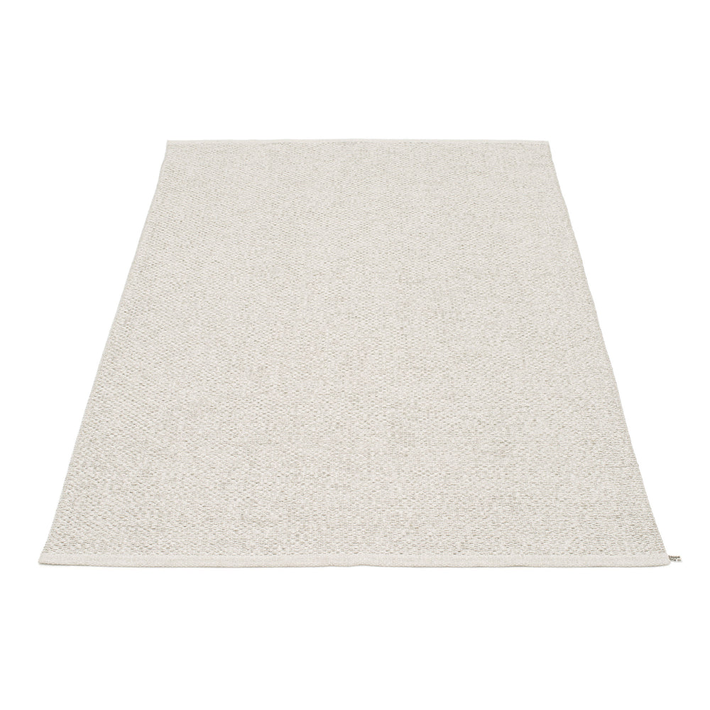 Pappelina - Svea Teppich (140 cm) | stone metallic/fossil grey