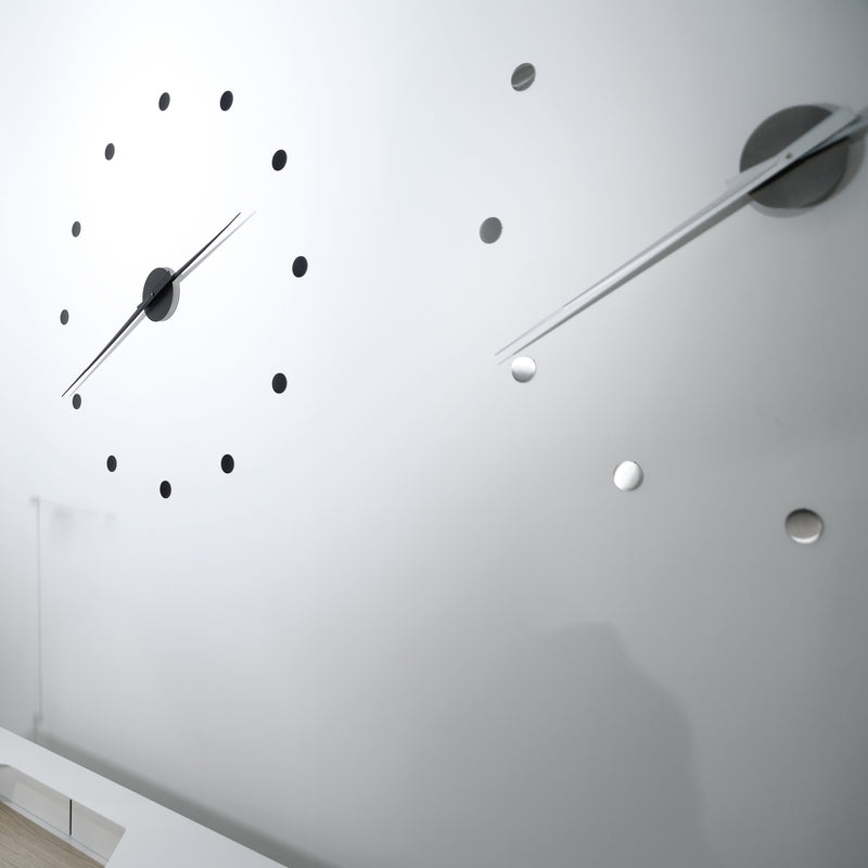 Radius Design - Flexible Wanduhr