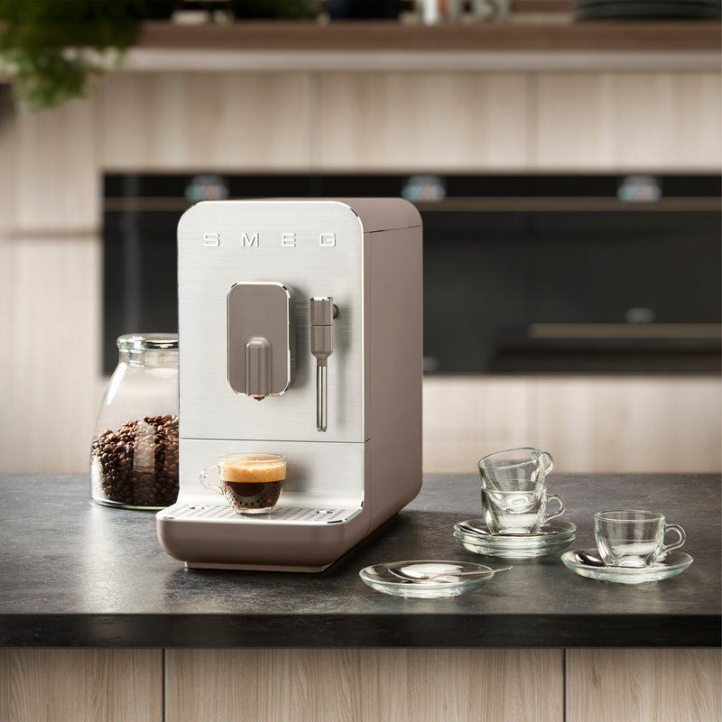 Smeg - Kaffeevollautomat BCC02 Medium