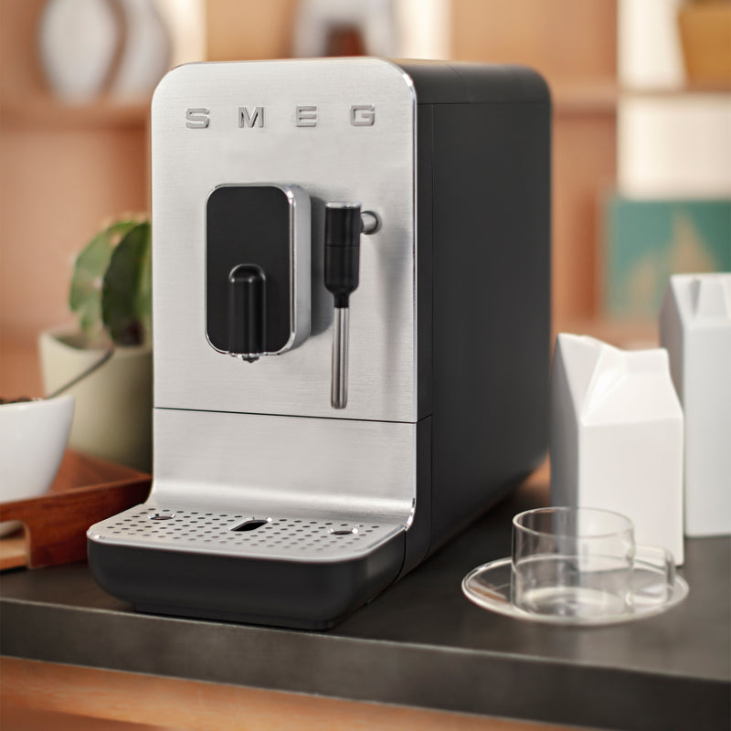 Smeg - Kaffeevollautomat BCC02 Medium
