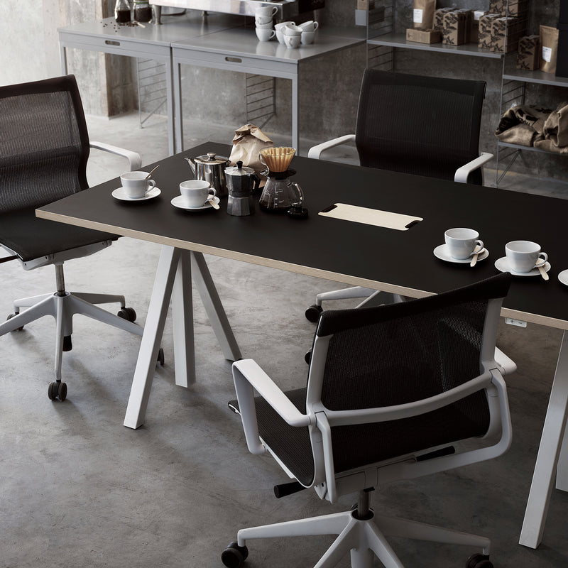 String - Works Schreibtisch