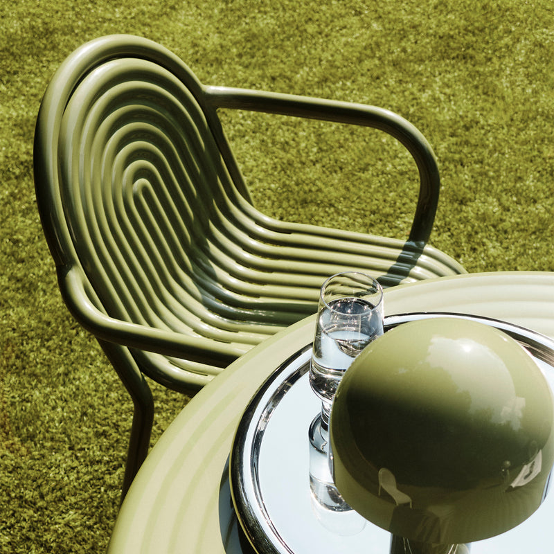 Tom Dixon - Groove Gartenarmlehnstuhl