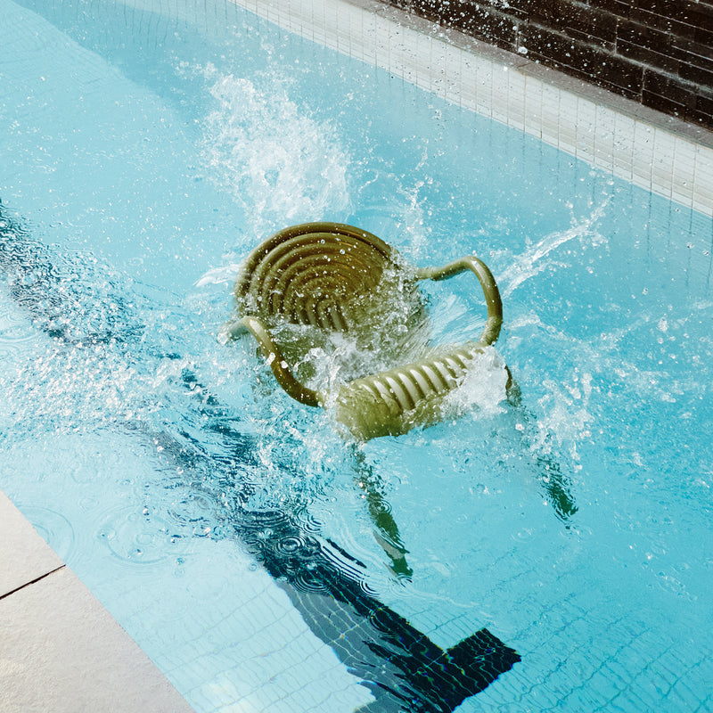 Tom Dixon - Groove Gartenarmlehnstuhl