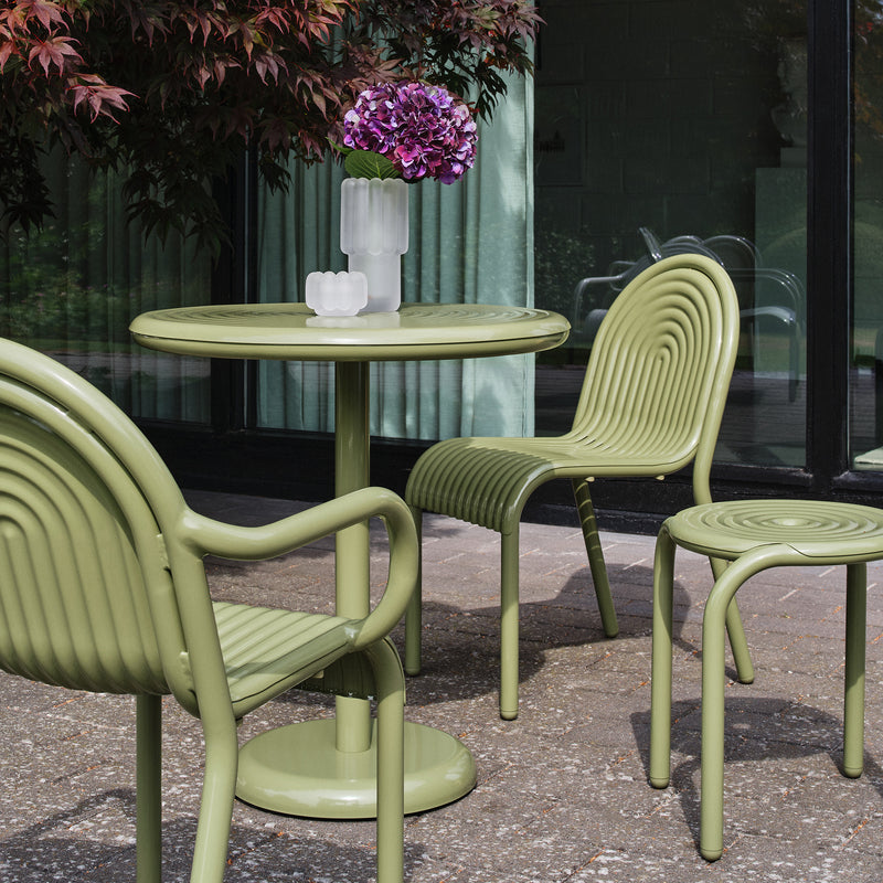 Tom Dixon - Groove Round Gartentisch