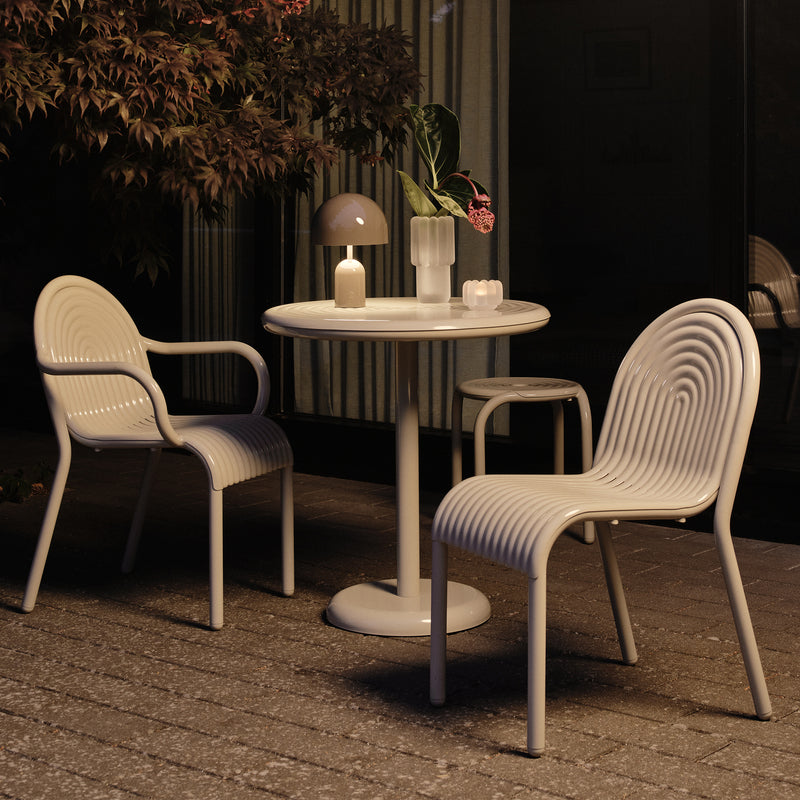 Tom Dixon - Groove Round Gartentisch