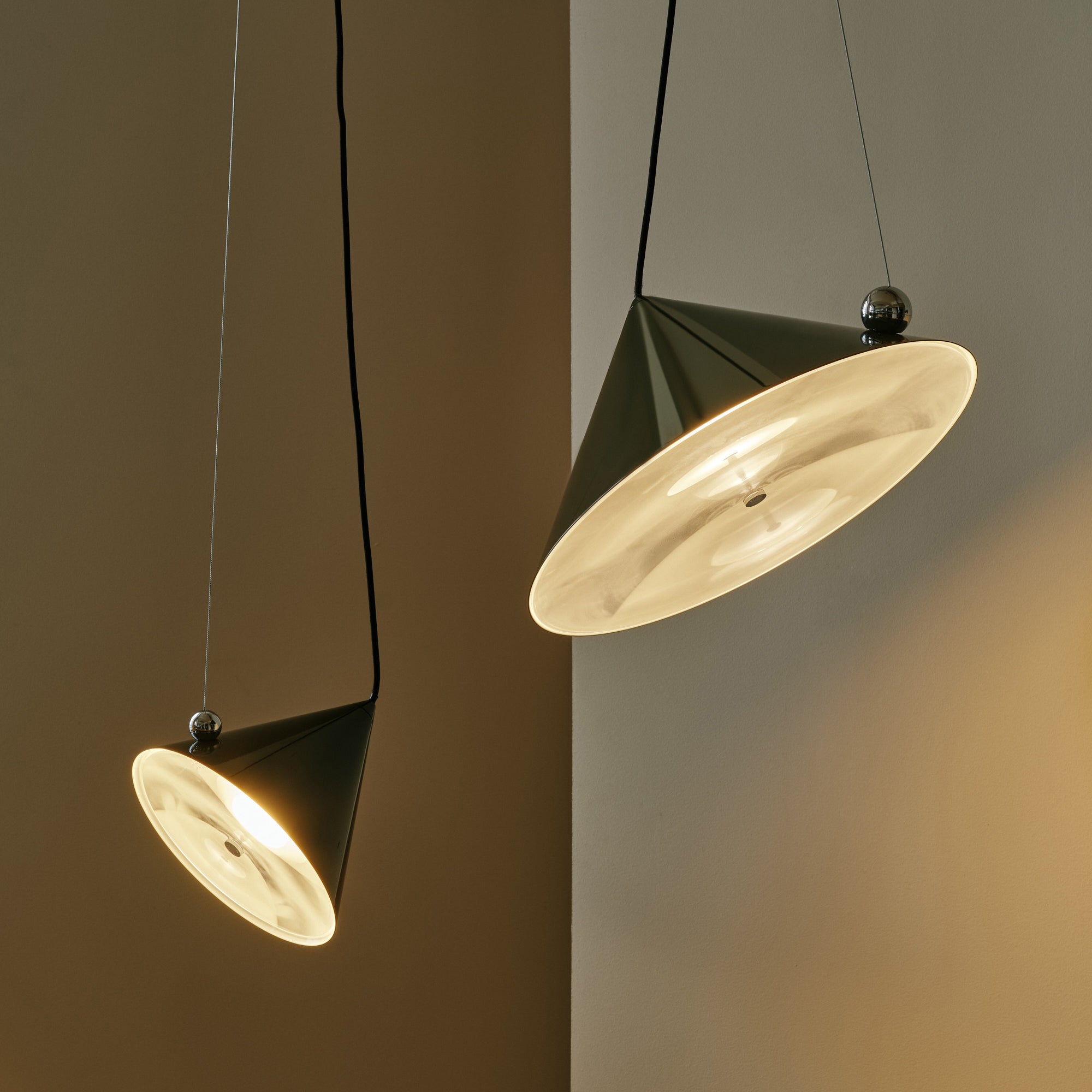Tom Dixon - Pose LED Pendelleuchte | kelp