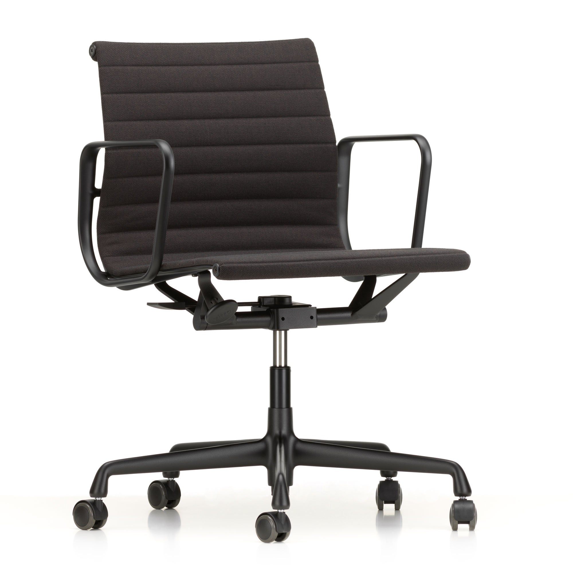 Vitra - Aluminium Chair EA 117 Bürodrehstuhl | tiefschwarz