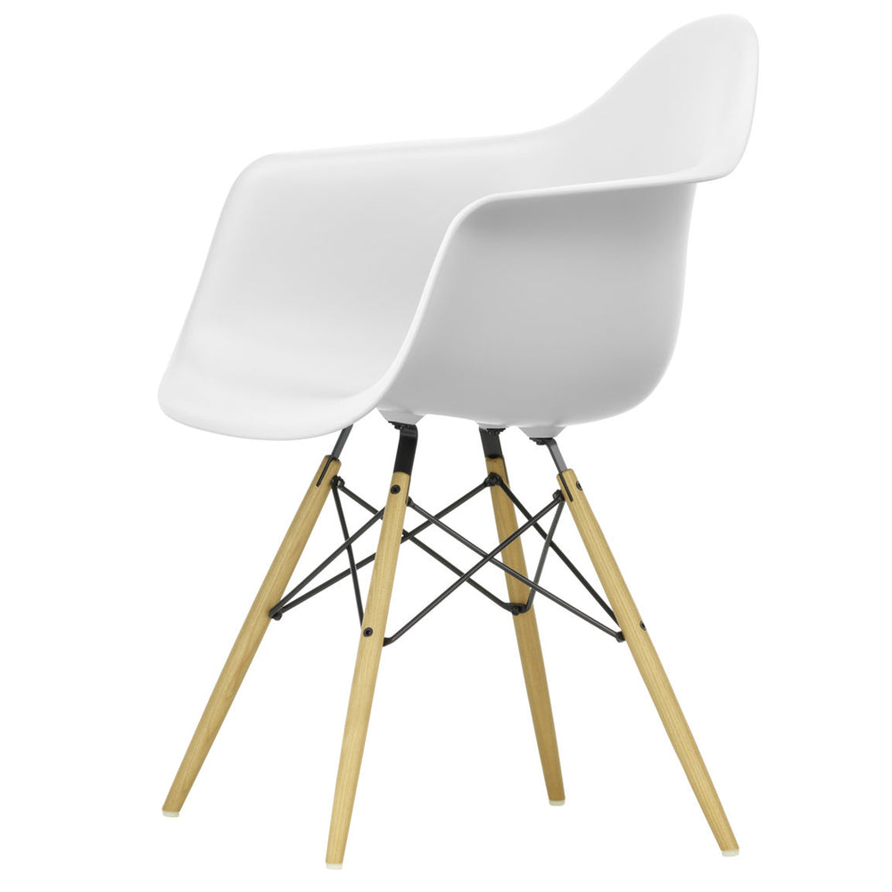 Vitra - Eames Plastic Armchair DAW RE | cotton weiß RE / Esche honigfarben