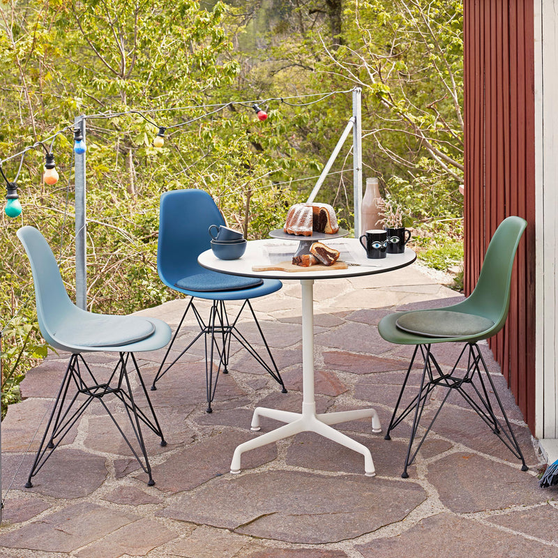Vitra - Eames Plastic Side Chair DSR RE