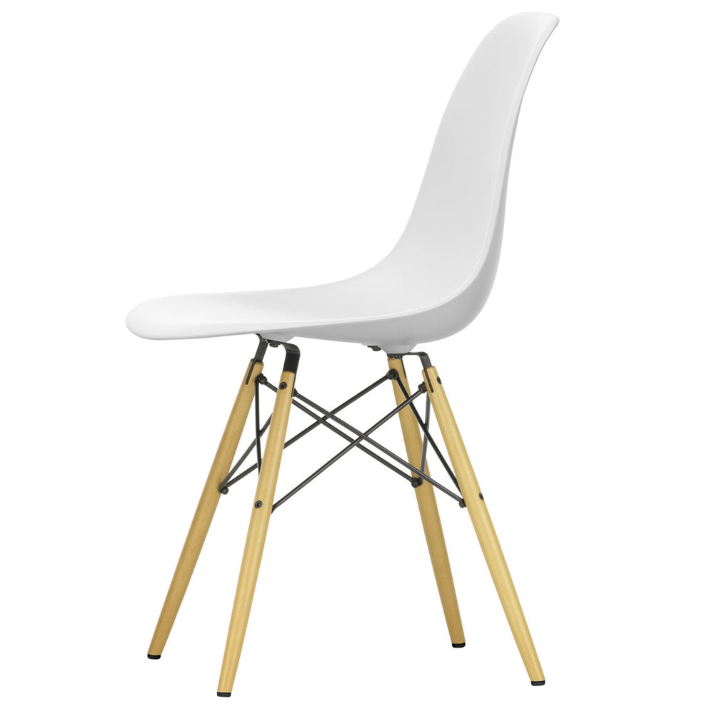 Vitra - Eames Plastic Side Chair DSW RE | cotton weiß RE / Ahorn gelblich