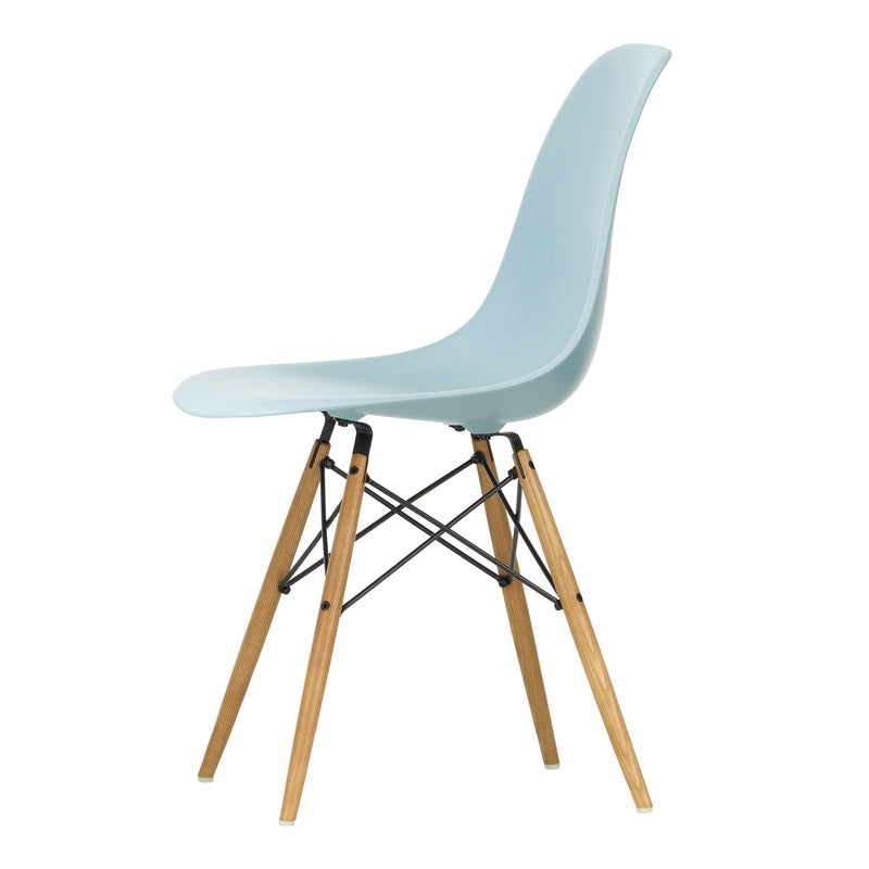 Vitra - Eames Plastic Side Chair DSW RE | eisgrau RE / Esche honigfarben