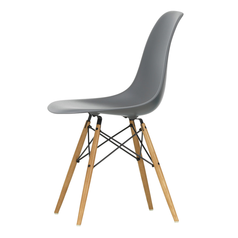 Vitra - Eames Plastic Side Chair DSW RE | granitgrau RE / Esche honigfarben