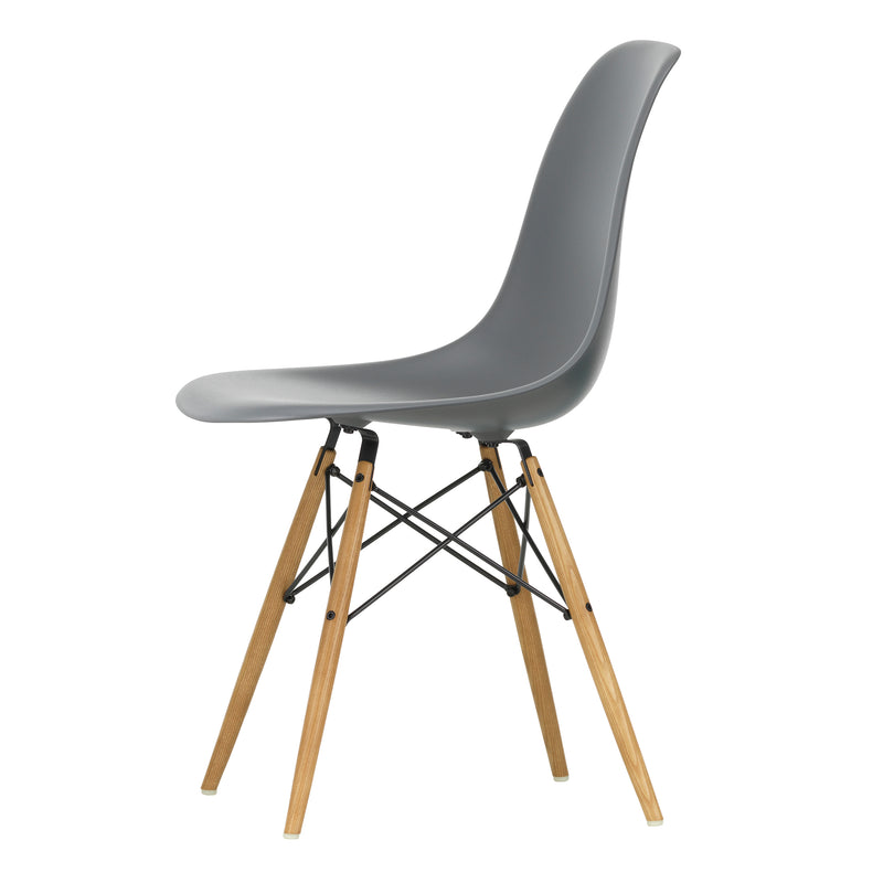 Vitra - Eames Plastic Side Chair DSW RE | granitgrau RE / Esche honigfarben