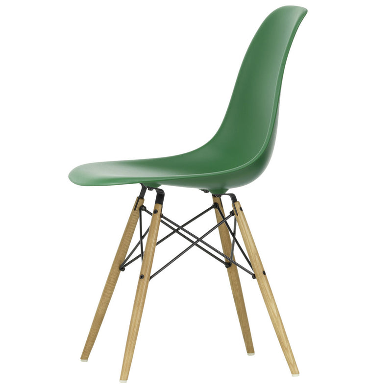 Vitra - Eames Plastic Side Chair DSW RE | smaragd RE / Esche honigfarben