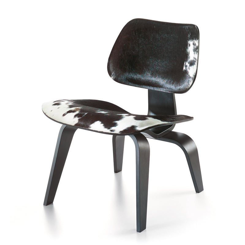 Vitra - Plywood Group LCW Stuhl Calf's Skin | Kuhfell schwarz / weiß / Esche schwarz