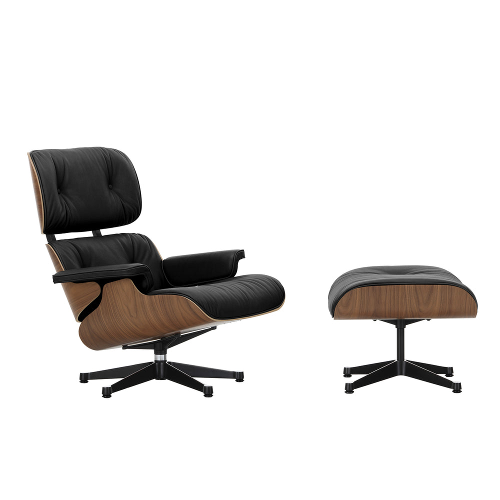 Vitra - Lounge Chair &amp; Ottoman | Leder Premium F 66 nero / Nussbaum natur / poliert / Seiten schwarz