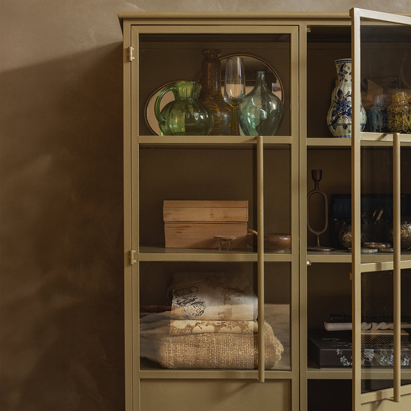WOOOD - Exhibit Vitrinen Schrank | khaki