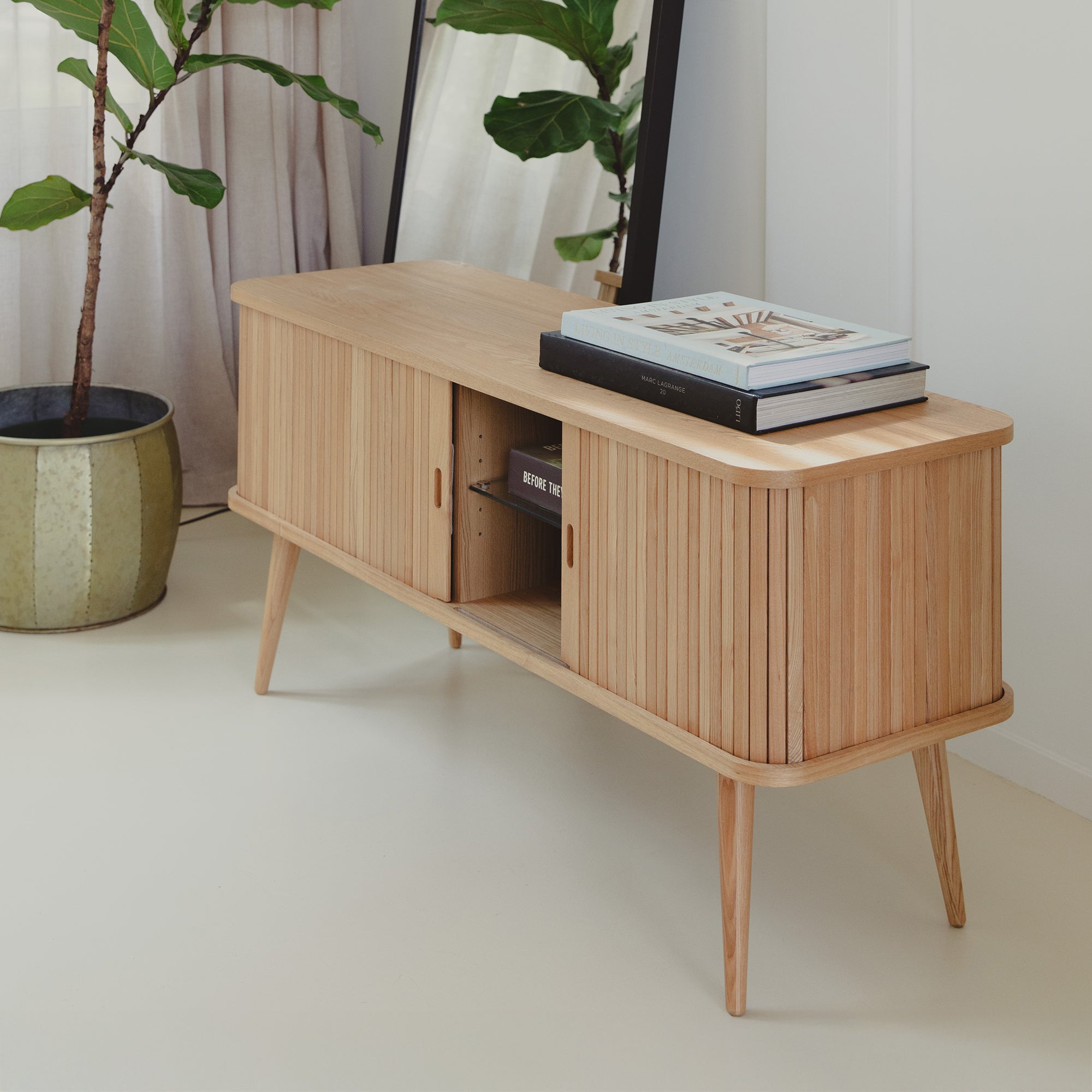 Zuiver - Barbier Sideboard mit Schiebetüren | esche