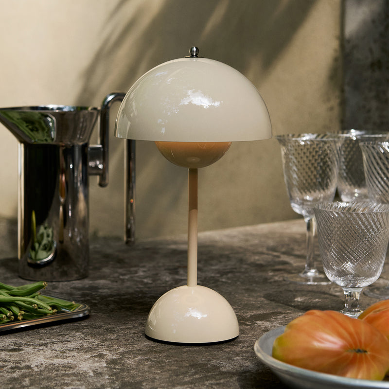 &amp;Tradition - Flowerpot Akku Tischleuchte VP9 | grau-beige