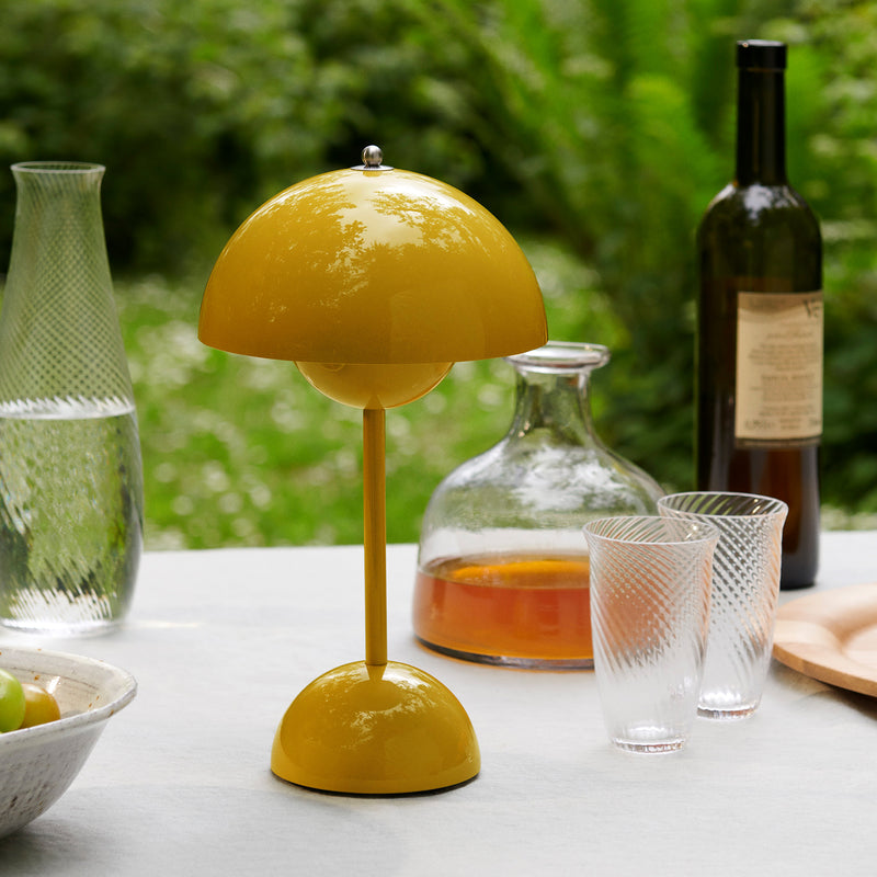&amp;Tradition - Flowerpot Akku Tischleuchte VP9 | senf