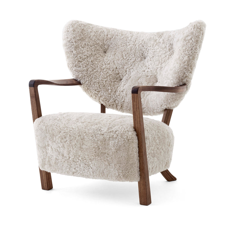 &amp;Tradition - Wulff ATD2 Lounge Chair | sheepskin moonlight / Walnuss geölt