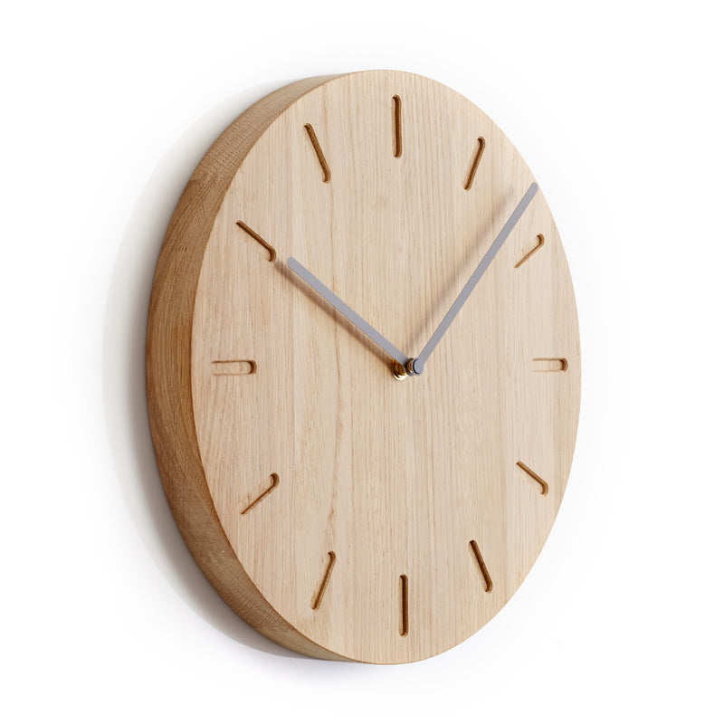 Applicata - Watch:Out Wanduhr | Eiche natur/grau