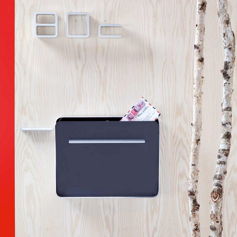 Authentics - Entrance Hausnummer