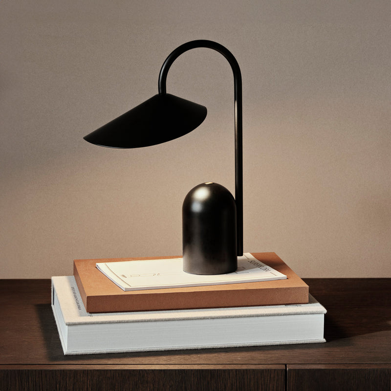Ferm Living - Arum Akku LED-Tischleuchte