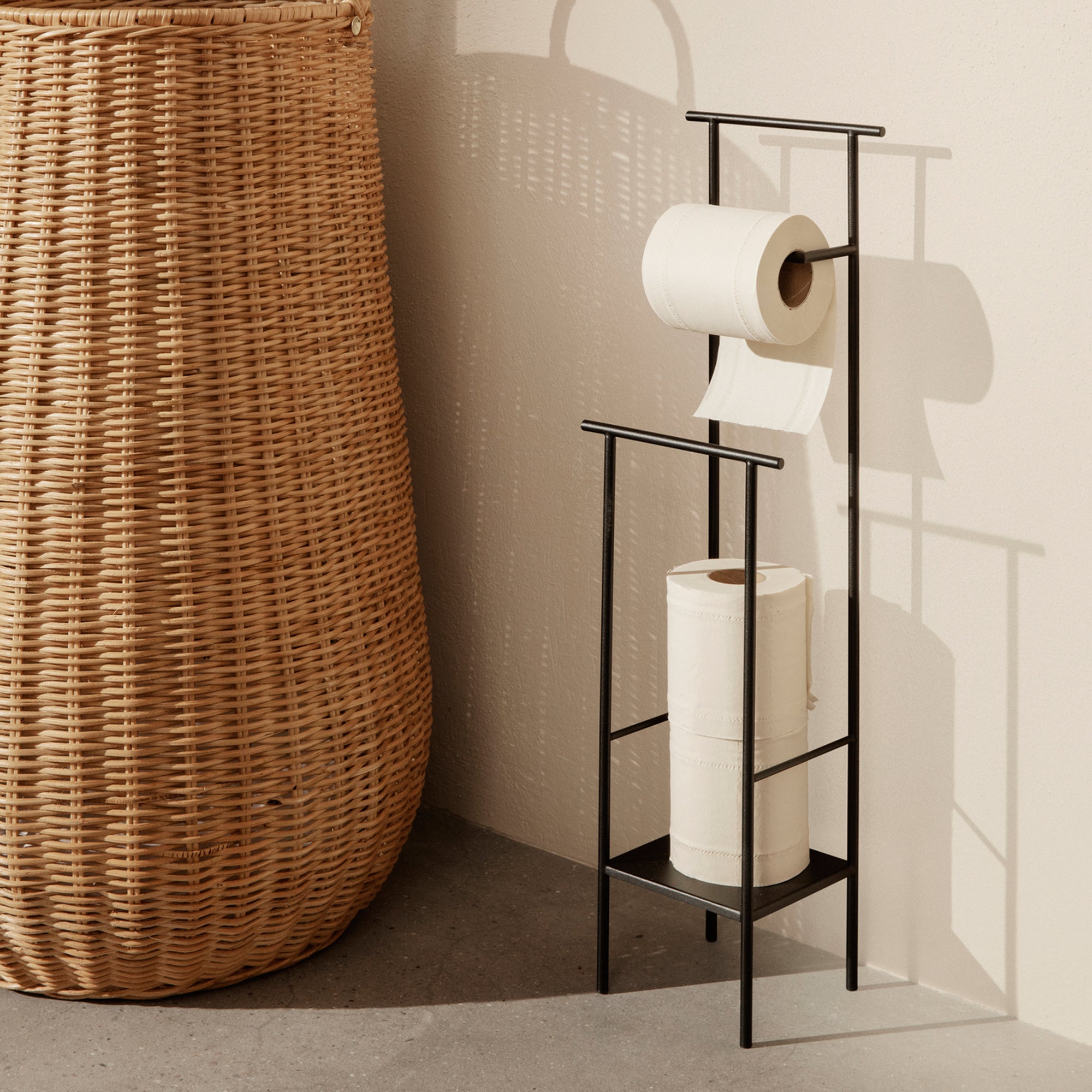 Ferm Living - Dora Toilettenpapierhalter | ohne Ablage / schwarz