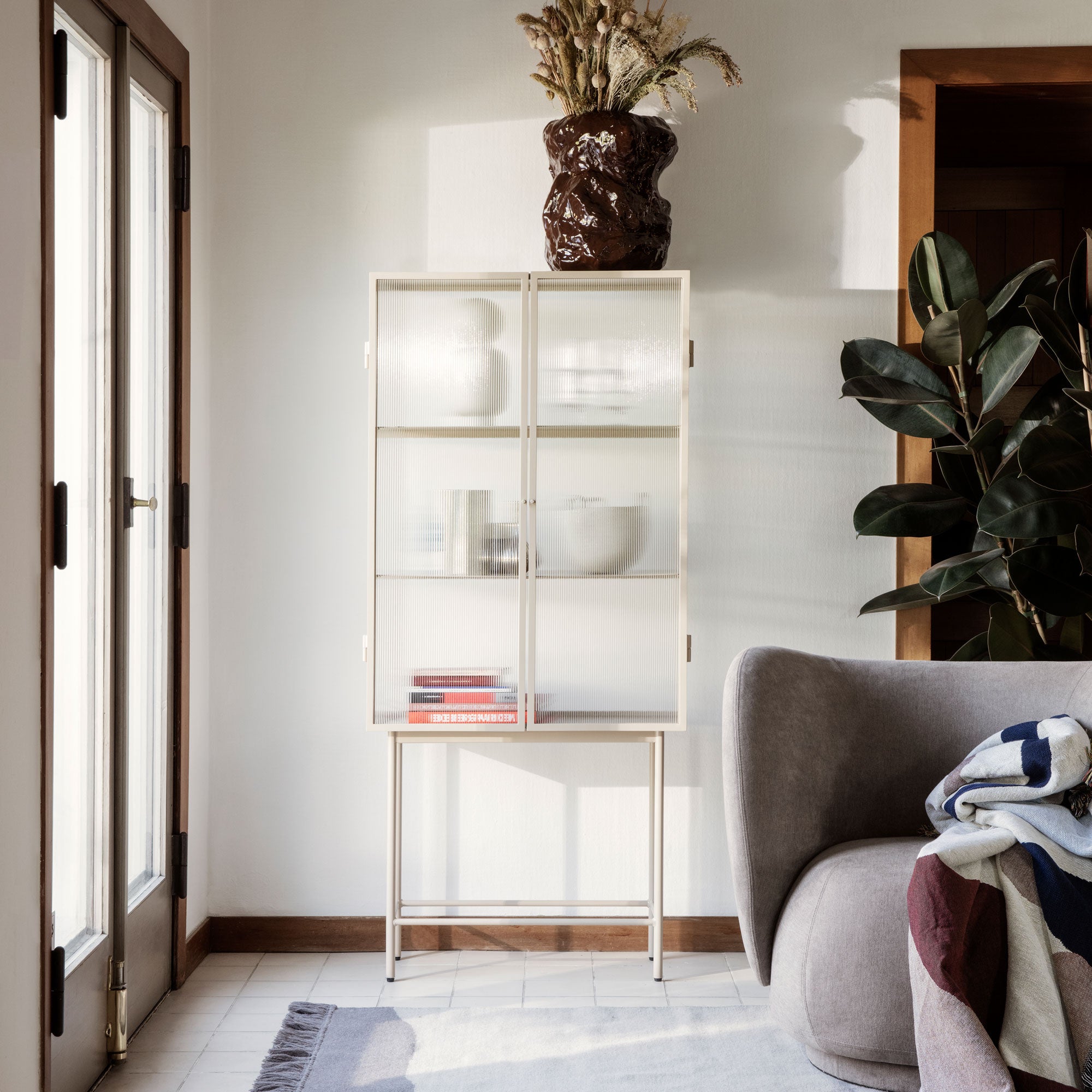 Ferm Living - Haze Vitrine | cashmere