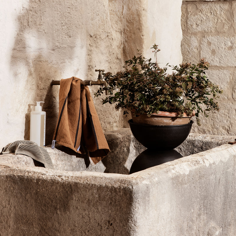 Ferm Living - Hourglass Blumentopf