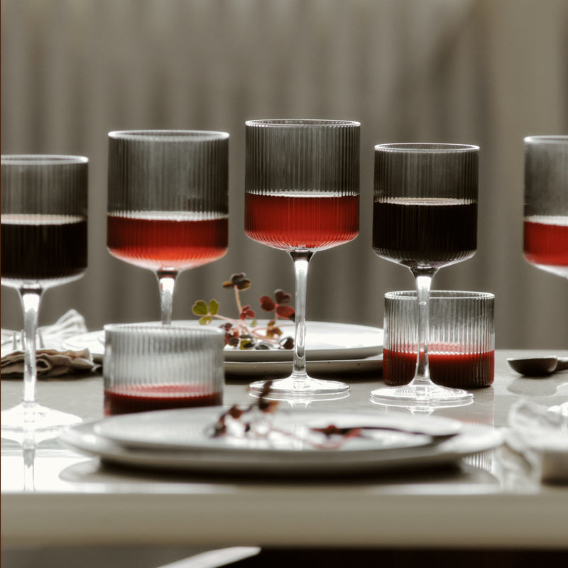 Ferm Living - Ripple Rotweinglas (2er-Set)