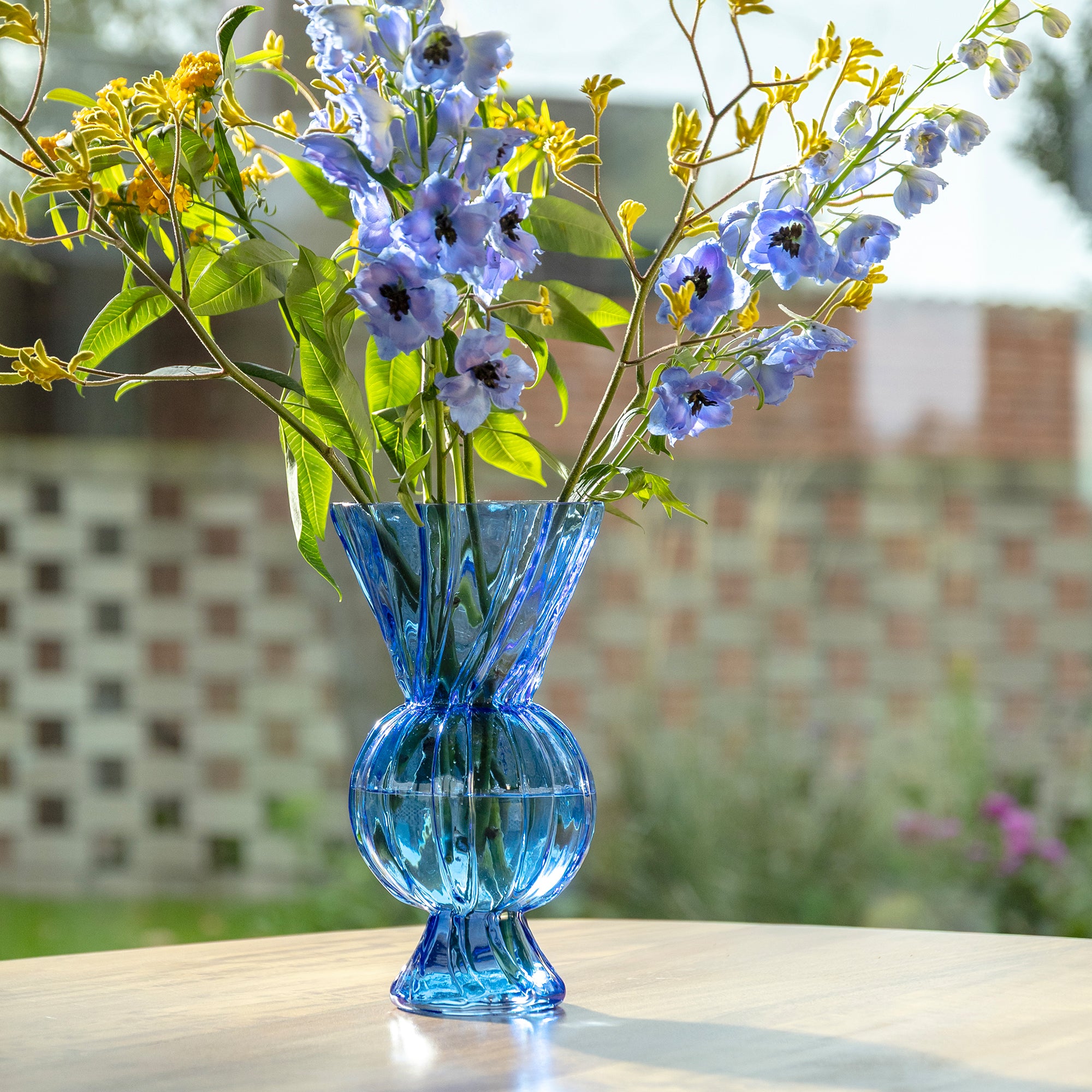 &amp;klevering - Rhombic Glas-Vase | blau