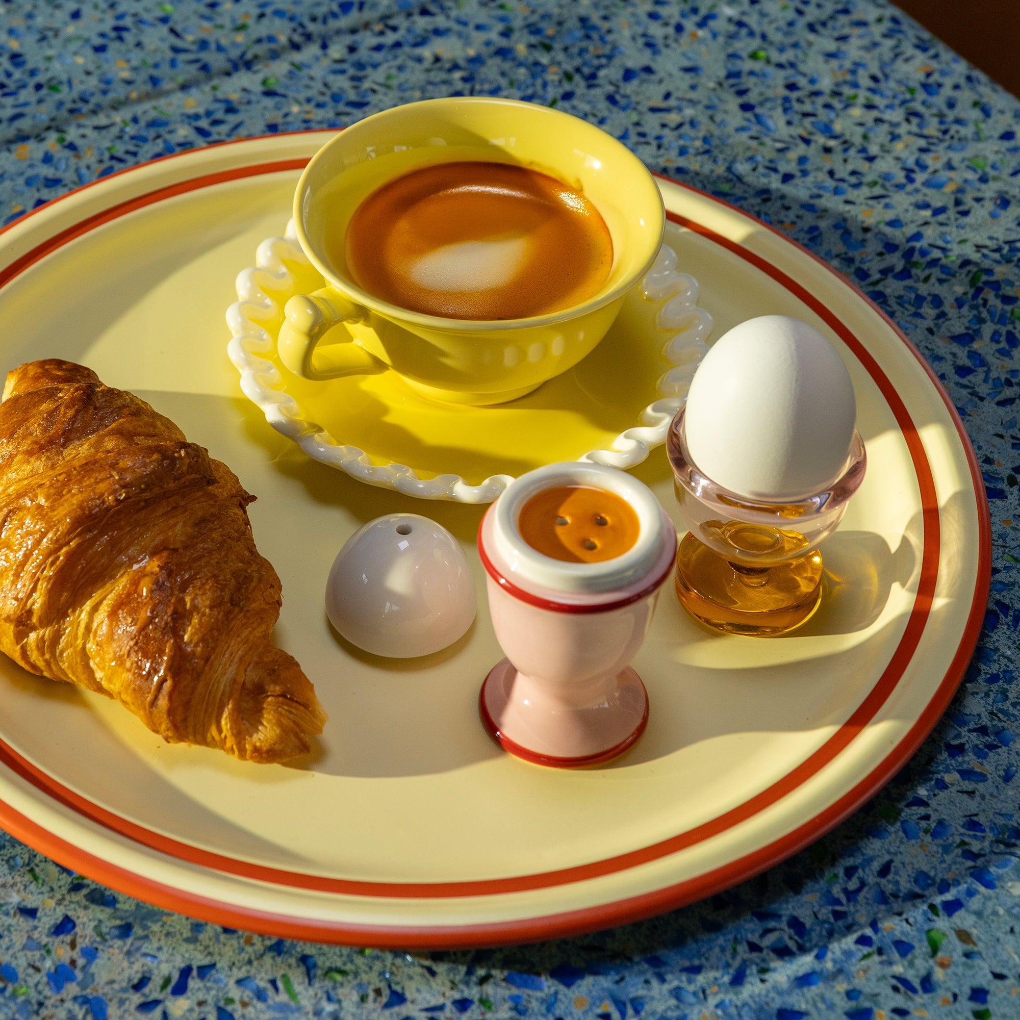 &amp;klevering - Salz- und Pfefferstreuer Egg | pink