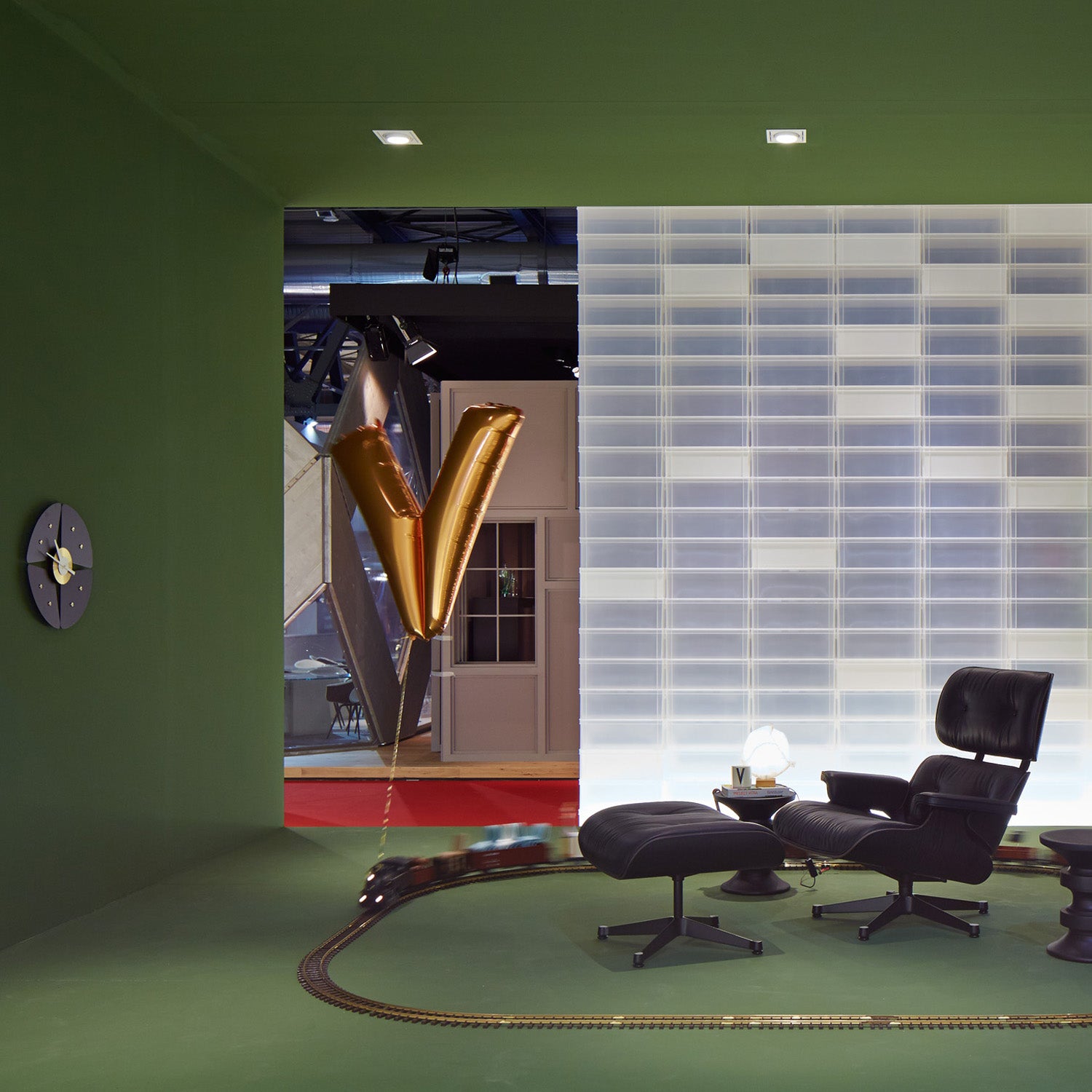 Vitra - Petal Clock
